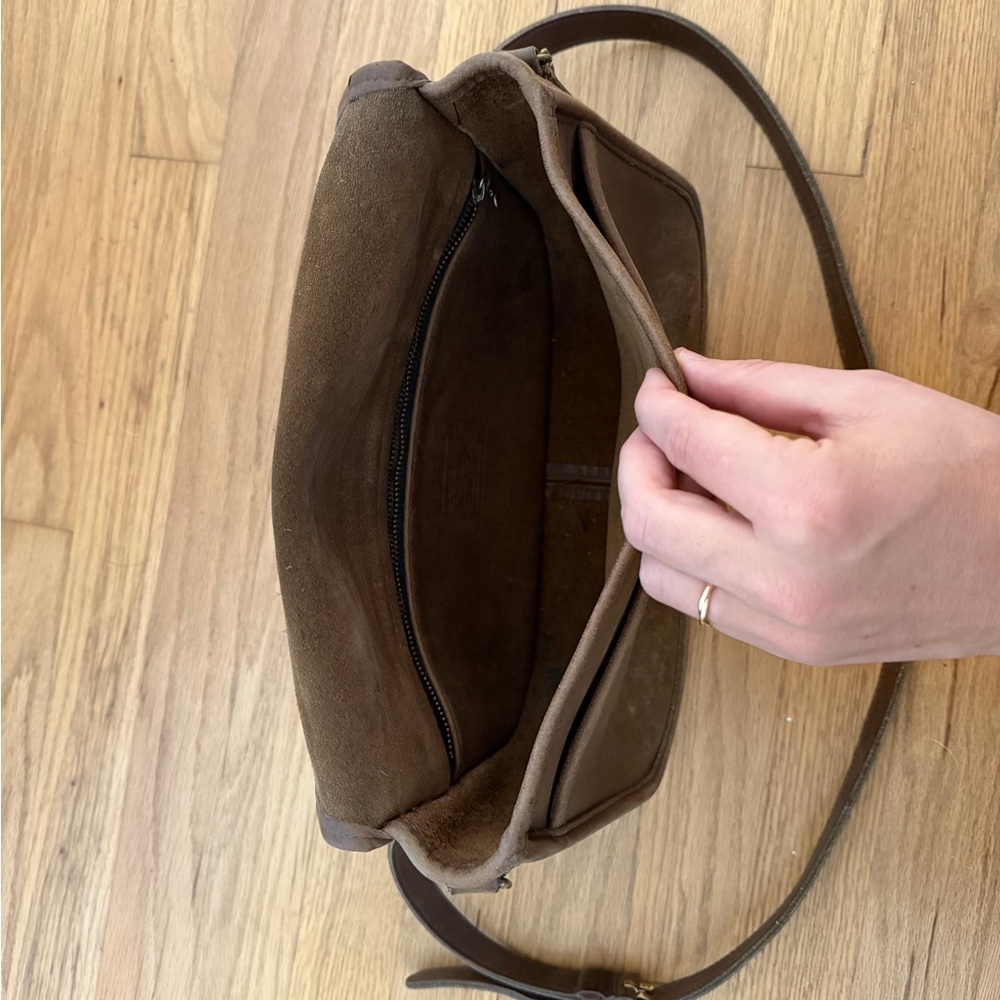 Vintage Coach City Purse in Tan/Camel Leather - Picture 4 of 10